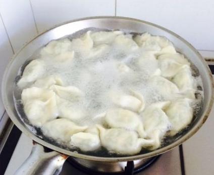 酸菜馅饺子这样调馅才好吃,酸菜饺子馅怎么调最简单的方法