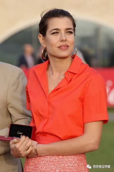 撞衫撞物尴尬瞬间,撞衫撞鞋子有点尴尬