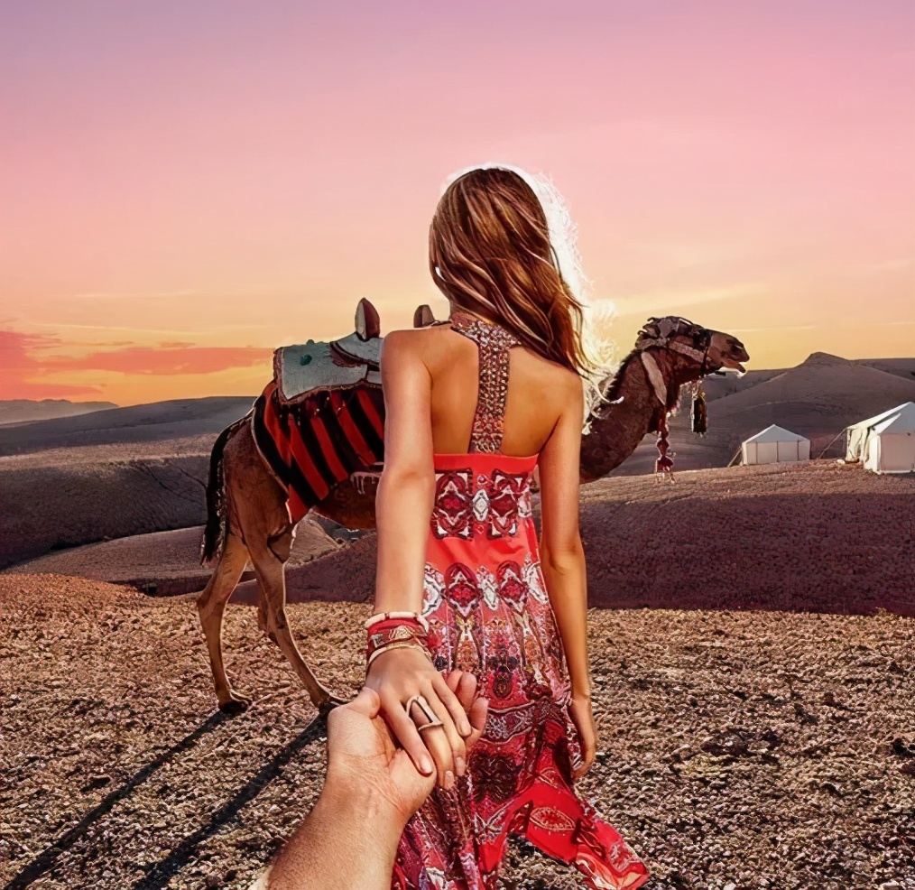 女生背影杀怎么照,6个动作练出完美背影杀