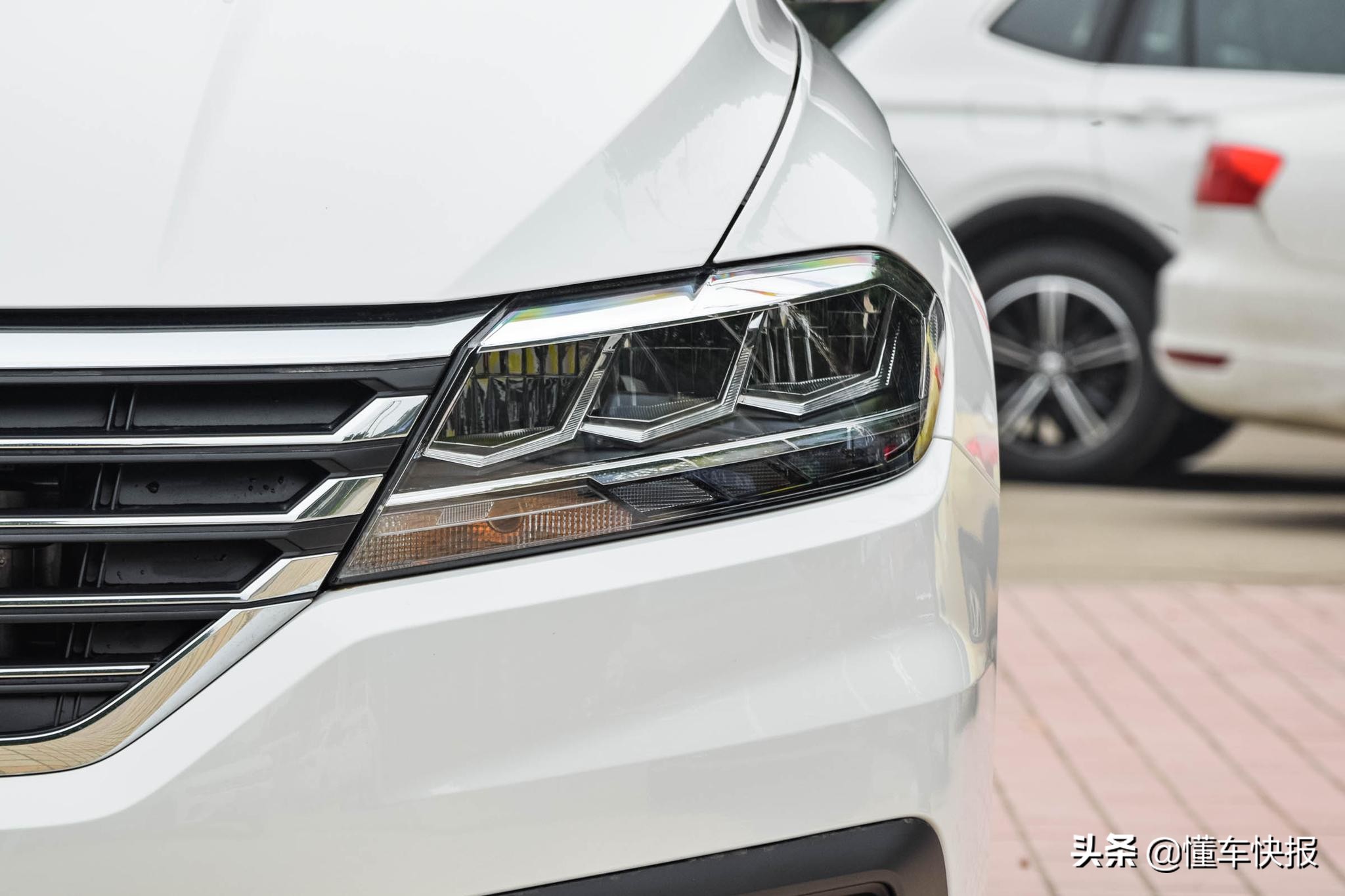 15款朗逸1.6二手车对比2017款福睿斯,福特福睿斯和大众朗逸谁的价格高