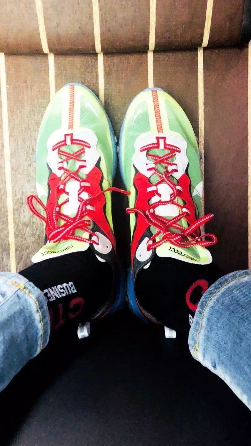 老了以后的白敬亭,白敬亭奶蓝小白鞋