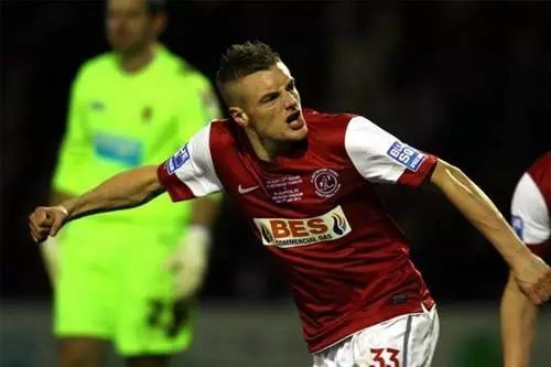 17岁为曼联出战4场造三球惊艳英超,29岁瓦尔迪曼城帽子戏法