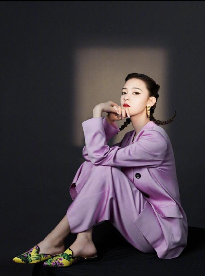 陈瑶穿露脐装,陈瑶穿格子衣服