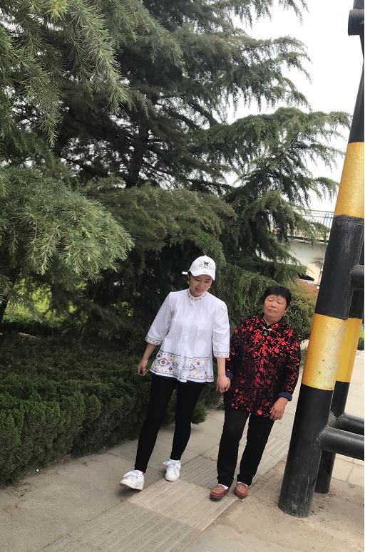 草帽姐最新打扮,草帽姐穿搭