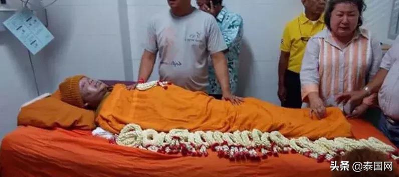这名一生捐款60亿的高僧走了，曾救人无数，泰王也向他下跪……
