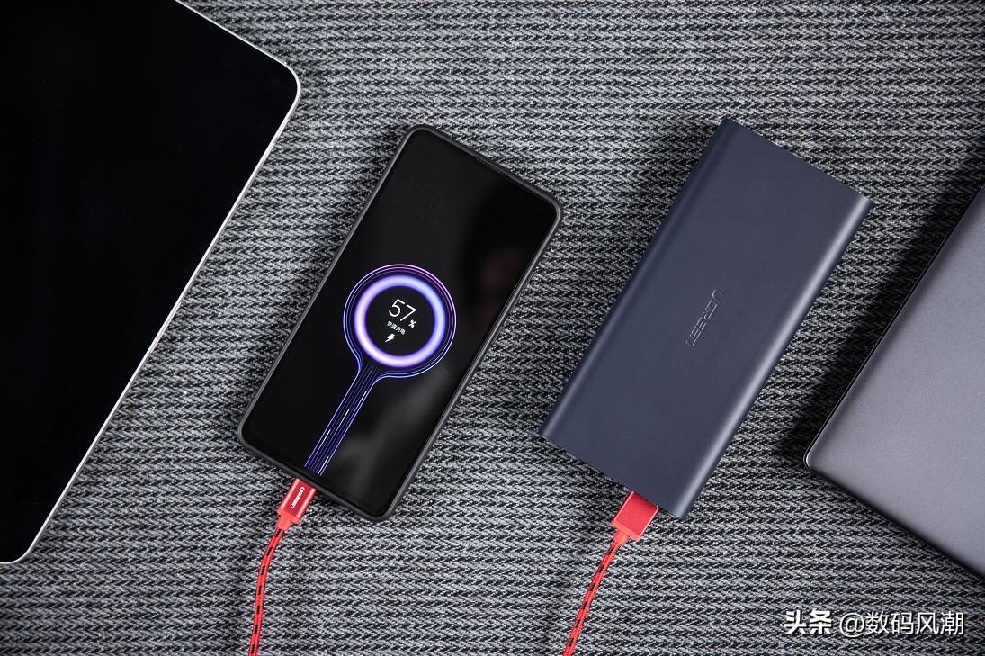 苹果手机用充电宝充电会伤电池吗,充电宝可以一边充电一边充手机吗