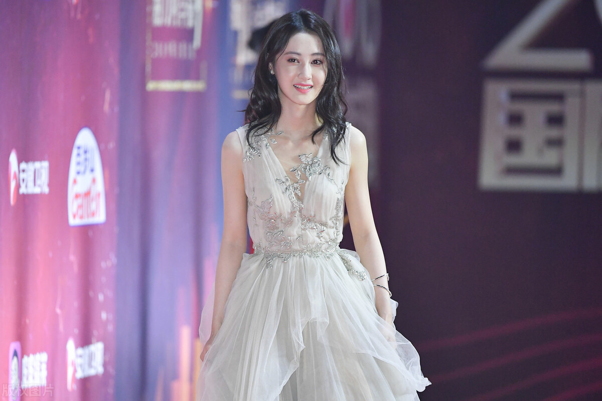 郭品超官宣女朋友图片,郭品超晒情侣合照官宣恋