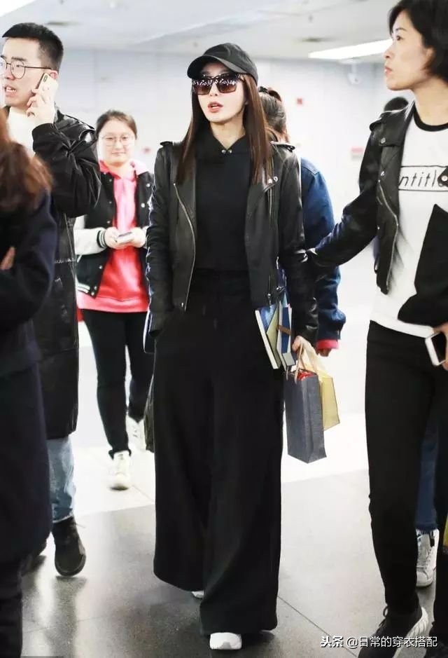 来看机场女王杨幂穿搭,杨幂穿搭机场秀