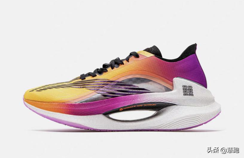 李宁超软高回弹跑鞋,李宁顶级缓震稳定跑鞋