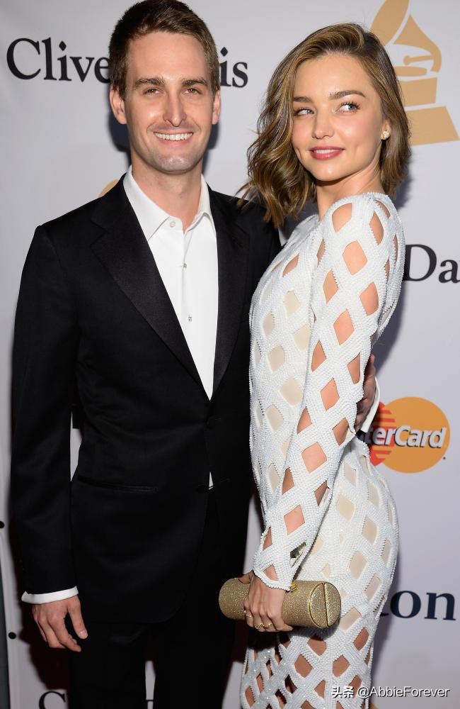 超模米兰达可儿生活照片,40岁超模米兰达可儿四胎多大了