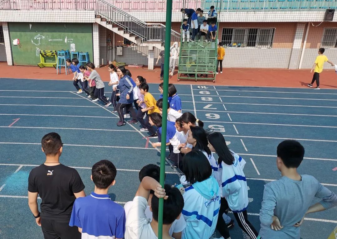 中考体育800米1000米满分攻略,体育中考1000米满分技巧