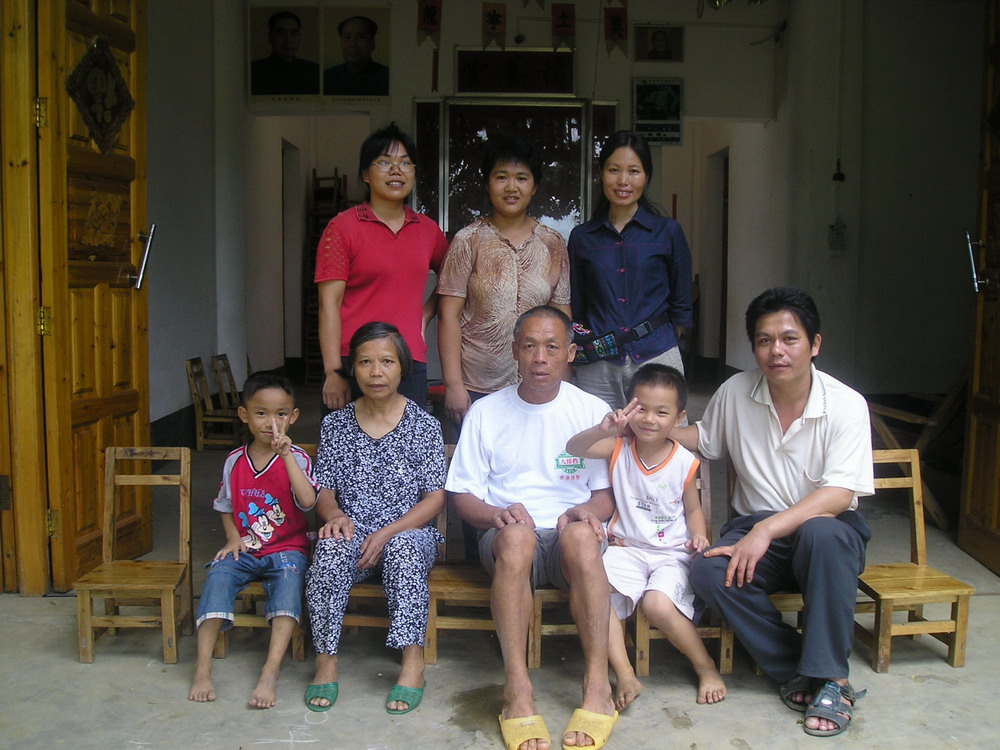 2006年，我走进广西都安山区，发现那里的人真的是“人穷志不穷”