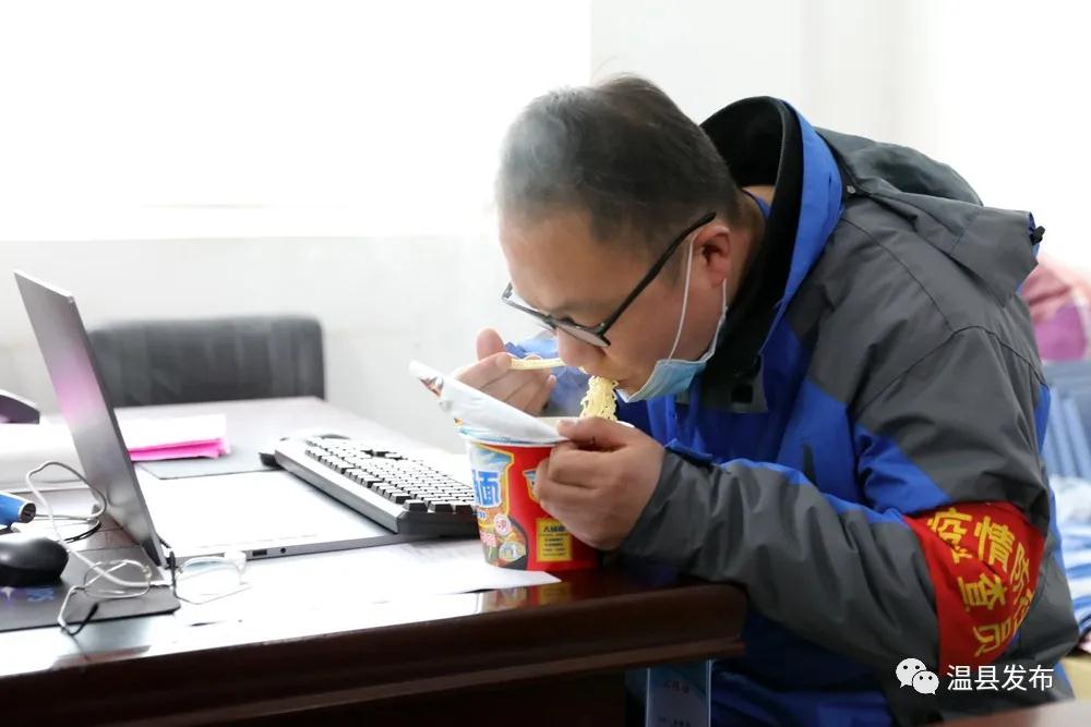 医务工作者守护人民抗击疫情,防疫期间坚守一线守护生命