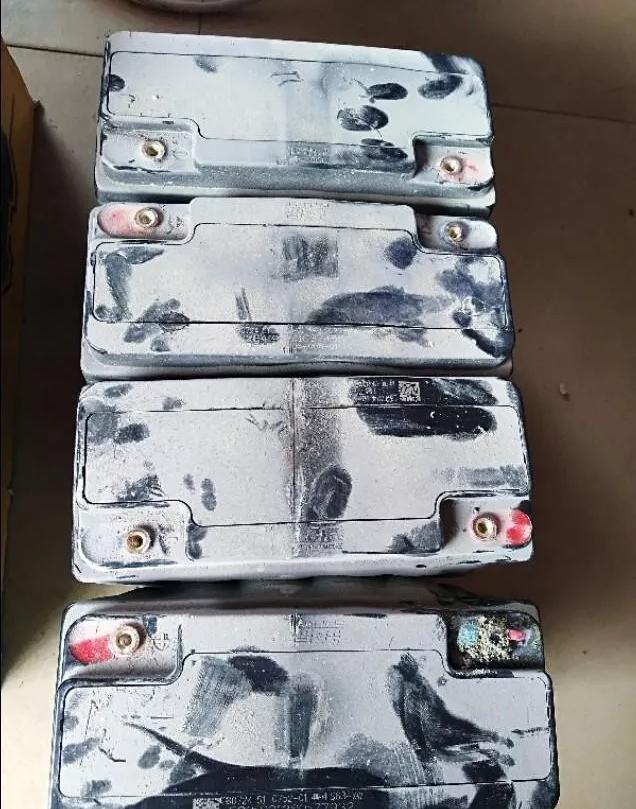 如何用48v充电器给12v蓄电池充电,电动车48v能用60的充电器充电吗