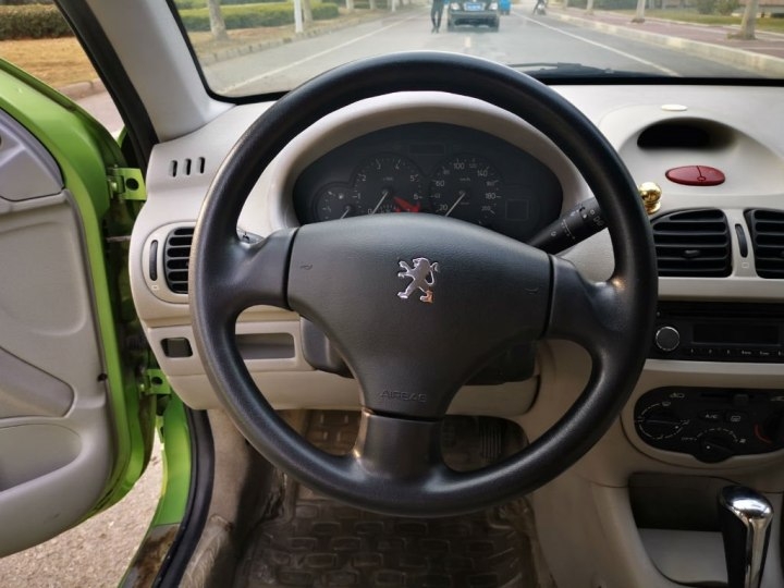 好玩的个性小车,15年车龄的标致206值得入手吗