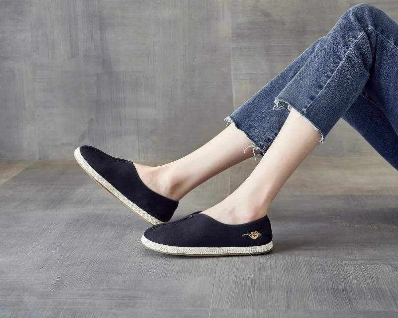 老北京布鞋穿起来真舒服,中国人穿的老布鞋