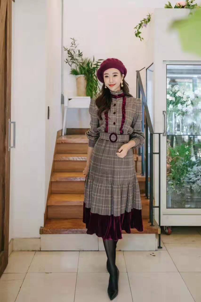 大衣连衣裙秋冬,温柔风连衣裙怎么穿搭