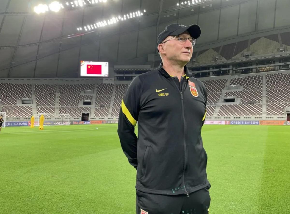 国足在沙迦首次训练,国足抵达沙迦开始备战