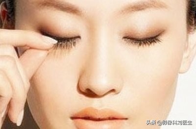 眼皮跳真的是左眼跳财右眼跳灾,左眼跳财右眼跳灾眼皮总跳啥原因