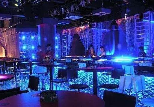 玉林一美女在酒吧被陌生男子灌醉，吸“*粉K**”解酒被迷奸！过程…