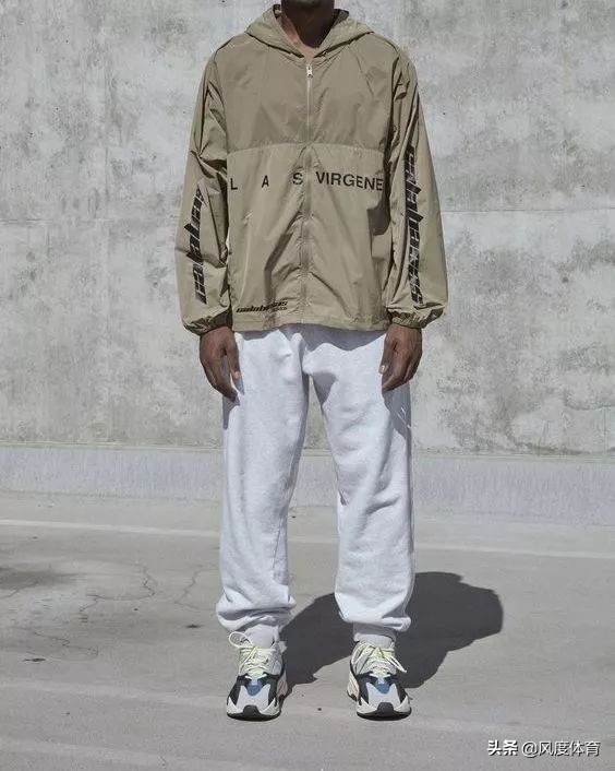 颜值高大长腿还会穿,谁高中没有暗恋过这样一个体育生?