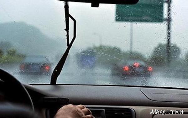 一般车子涉水怎么处理比较好,爱车涉水该怎么办