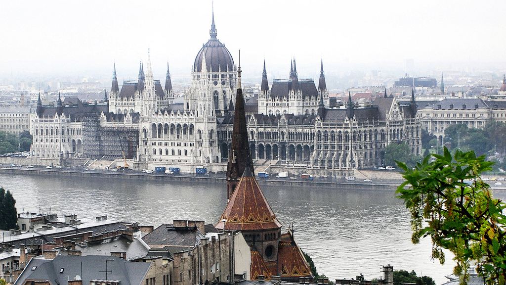 安踏和李宁谁更厉害,李宁安踏哪个更厉害