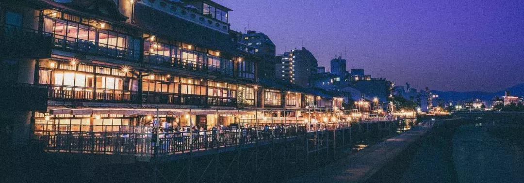 浜兘澶滄櫄绾冲噳,浜兘绾冲噳