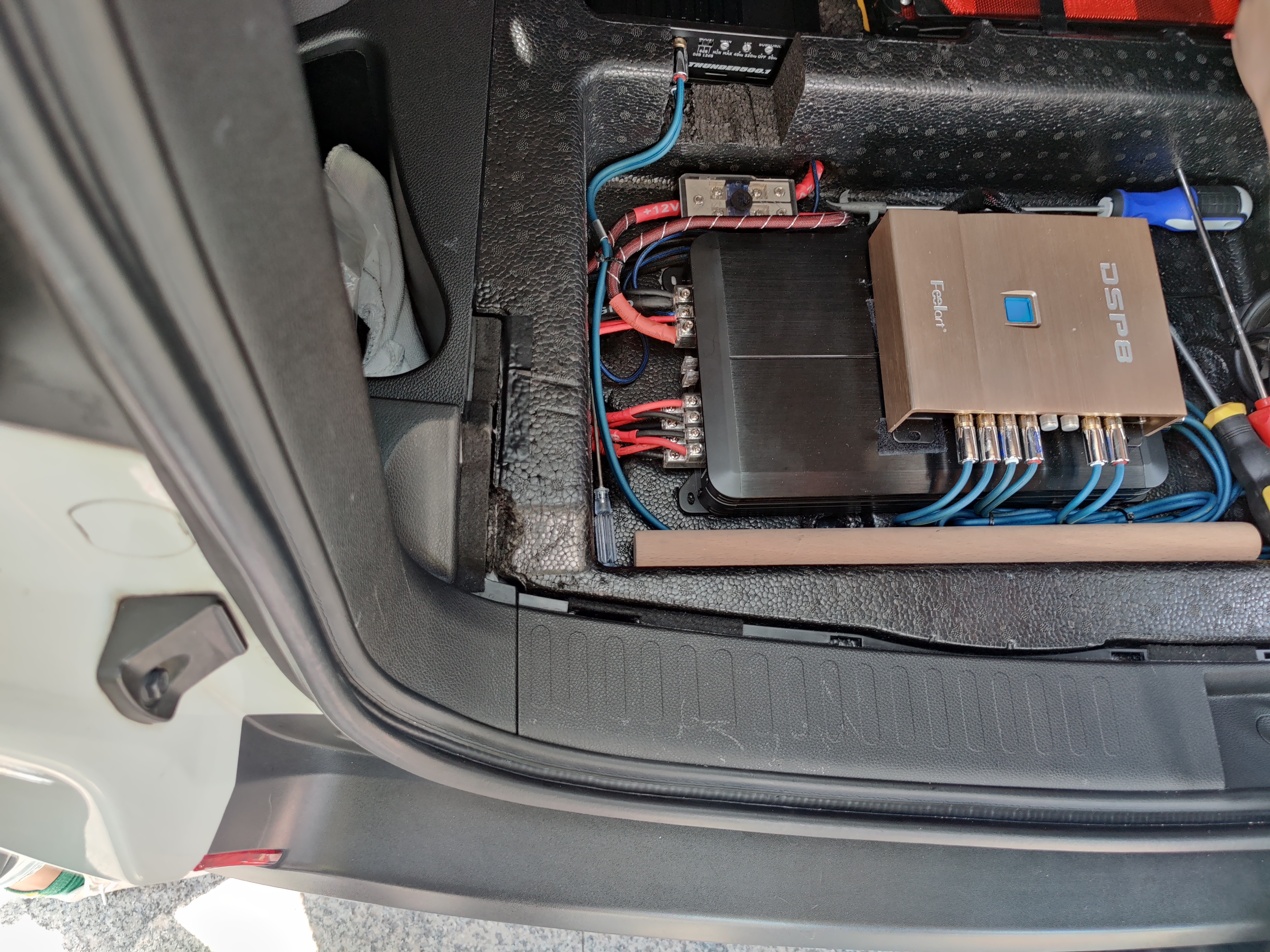 驭胜s350音响效果怎么调,江铃驭胜s350原厂音响怎么拆