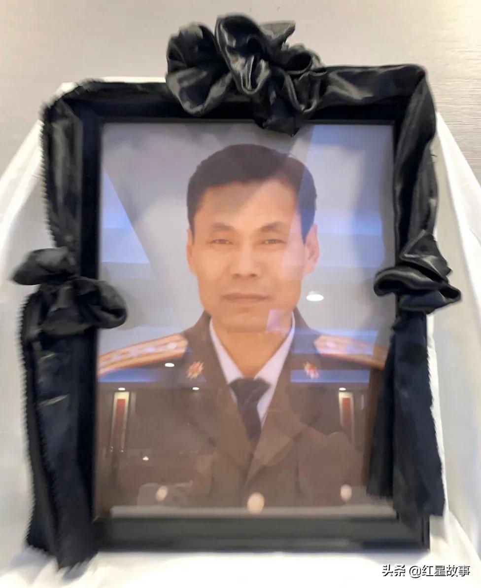 深切缅怀抗战烈士及英雄们,深切缅怀袁隆平同志