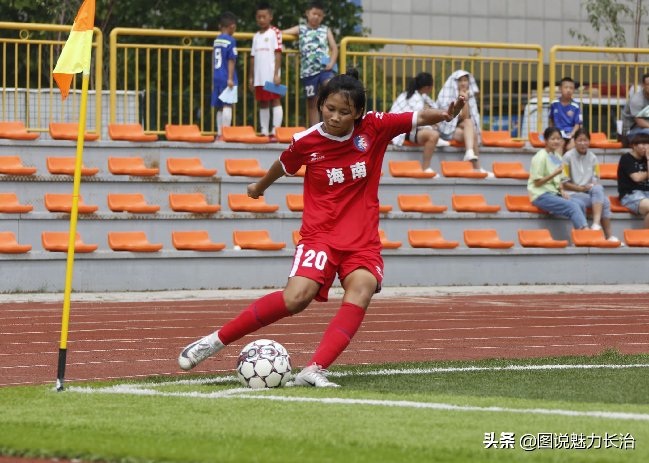 足球球员受伤瞬间,盘点足球比赛上的精彩瞬间