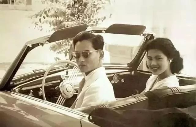 泰国王后诗丽吉年轻时候纪录片,泰国诗丽吉王后的珠宝