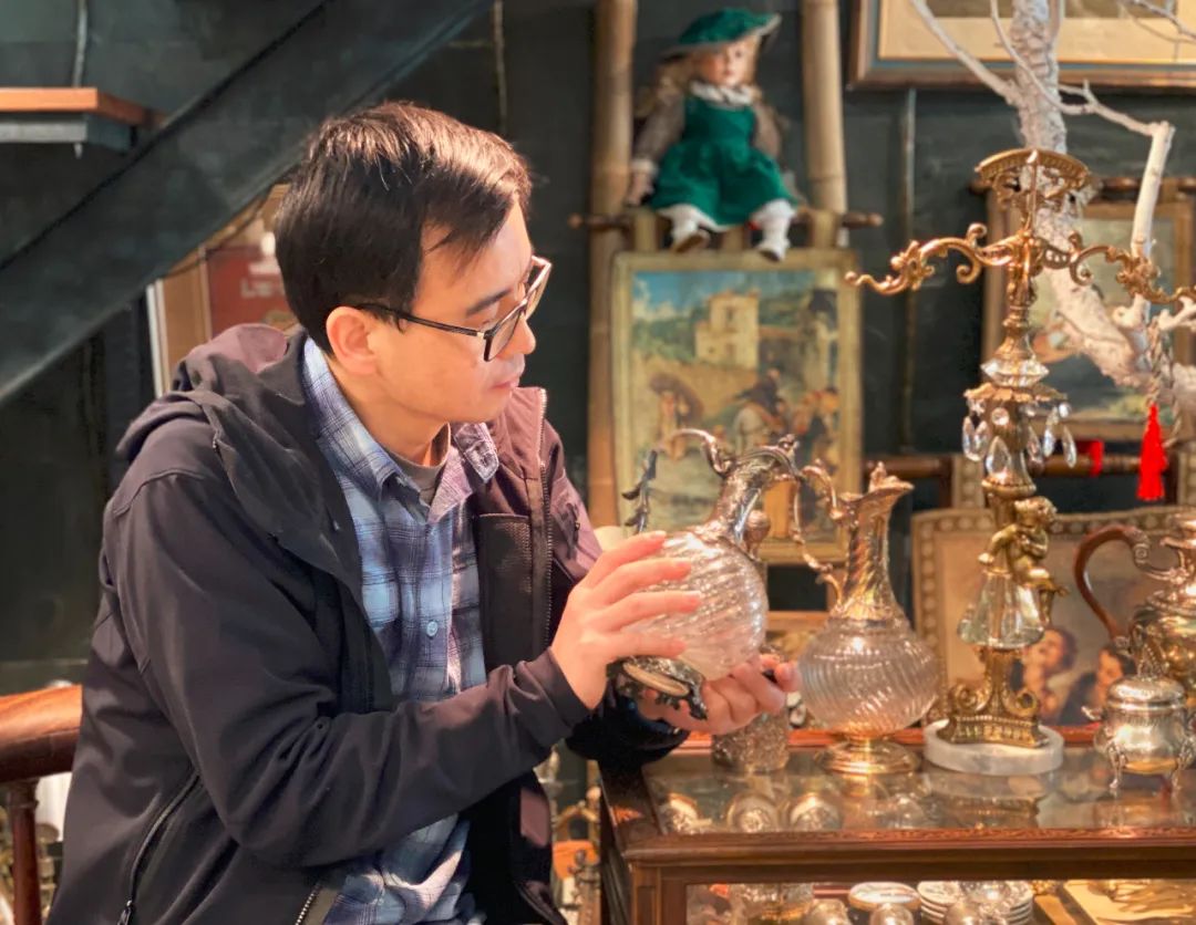 那个苹果工程师，拿着长矛打盹