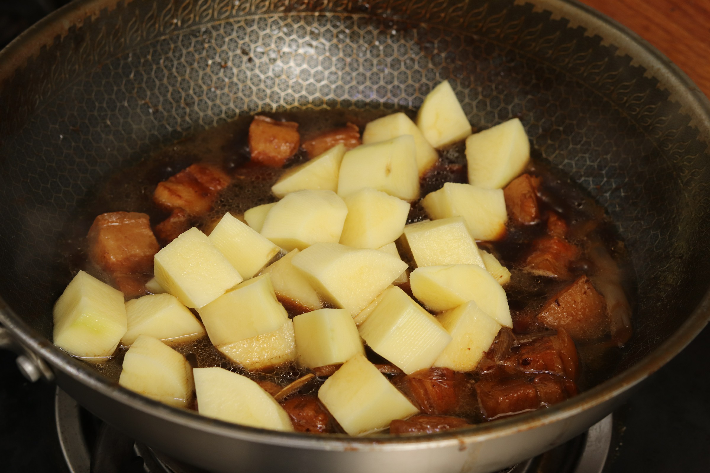 教你红烧肉正确的做法,红烧肉初学最正确的做法