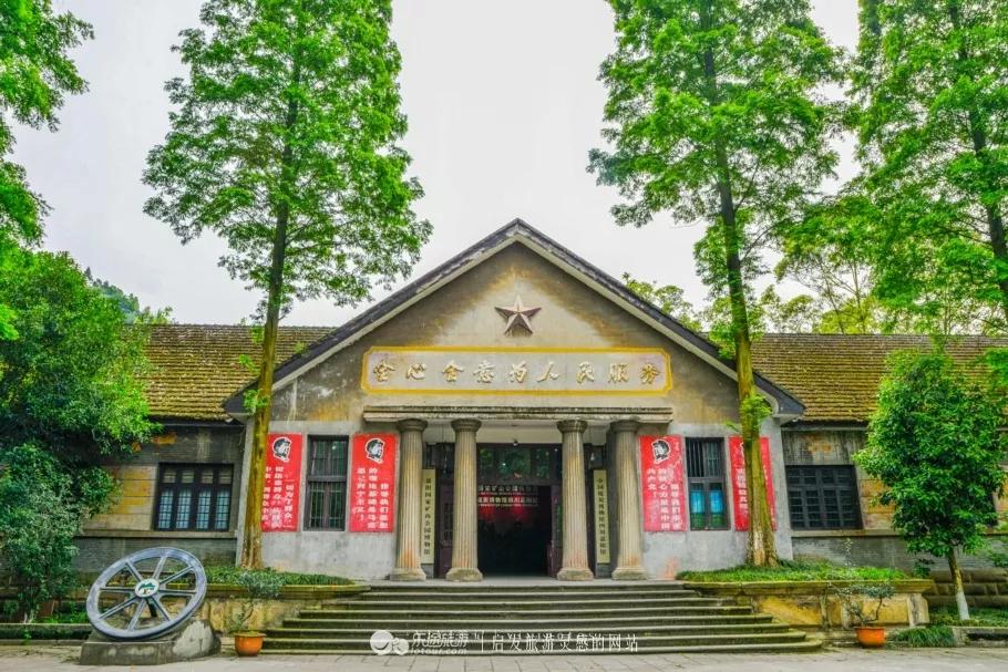 乐山古镇有哪些好吃的 (乐山攻略一日游古镇)