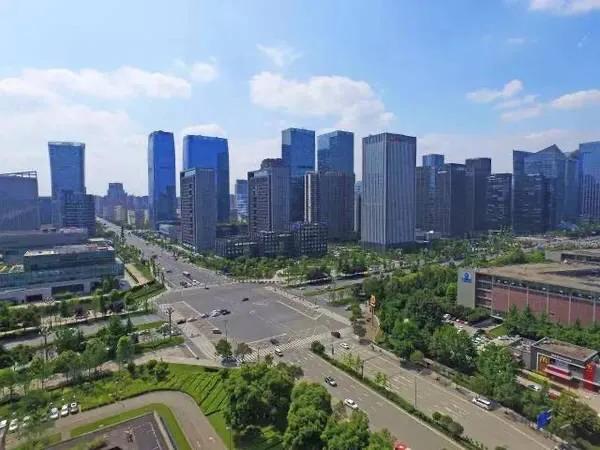 郑州和成都哪个城市更强,武汉与郑州哪个居中国中心位置