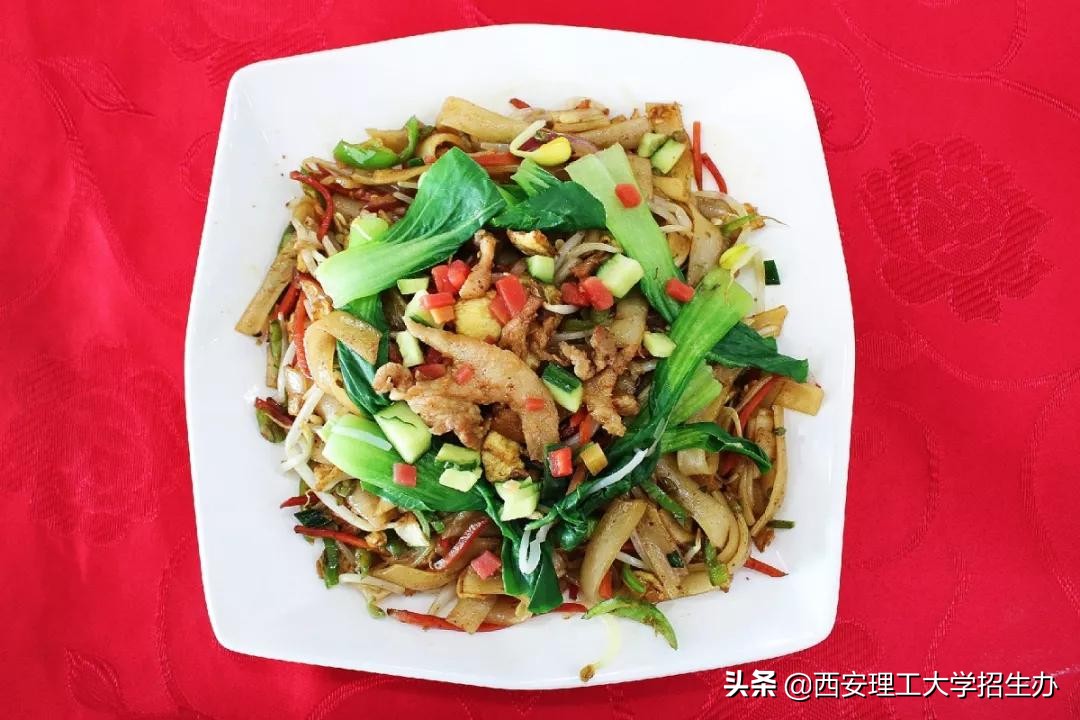 大学食堂难吃?这组图片将颠覆你的认知!