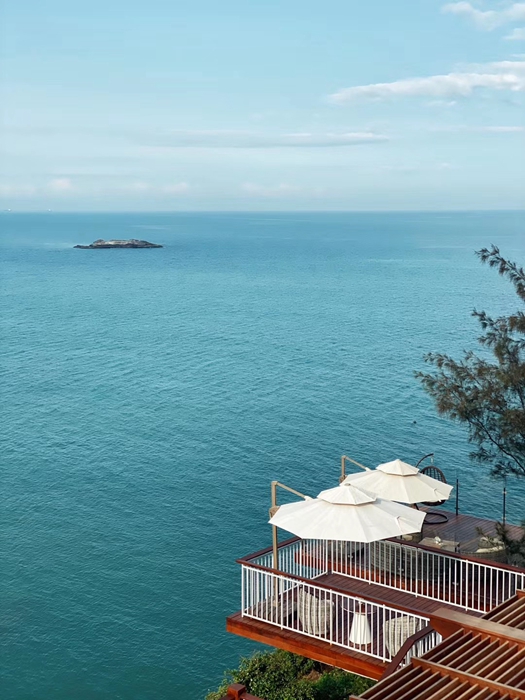 巴厘岛阿雅娜悬崖酒吧,巴厘岛阿雅娜岩石酒吧看日落