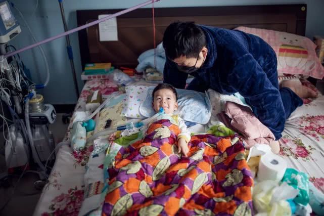 10年前救了一个小孩的命,100万救一个孩子