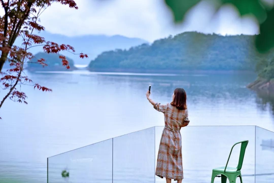 真正一线湖景！千岛湖这家“颜值杀”民宿自带一个超强属性