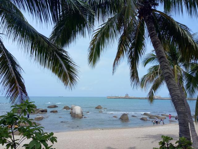 蜈支洲岛到天涯海角有多远,蜈支洲岛和天涯海角哪个好