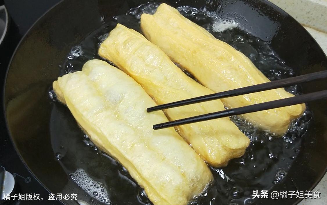 10分钟就搞定的油条做法,油条简单做法和配方的全过程