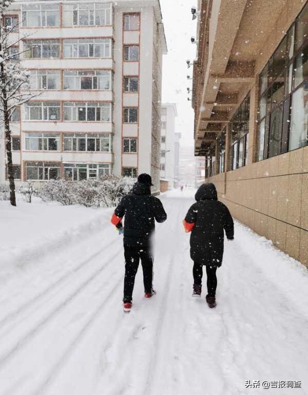 致敬社区工作者朗诵,小学生致敬社区工作者