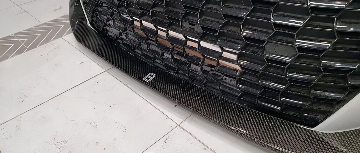 奥迪r8碳纤维车体,碳纤维奥迪r8