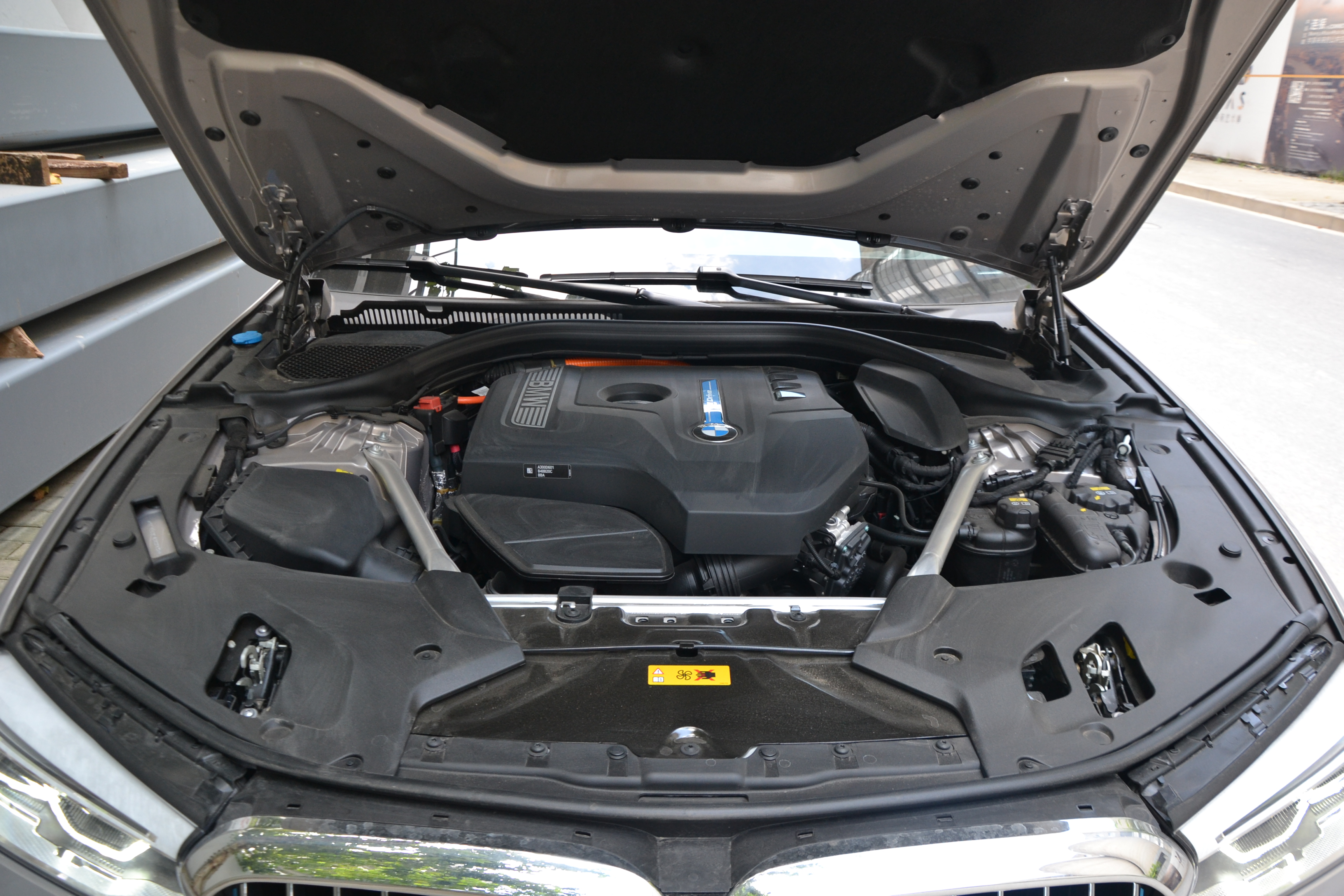 宝马530le混动可以边跑边充电吗,宝马530le新能源驾驶感受