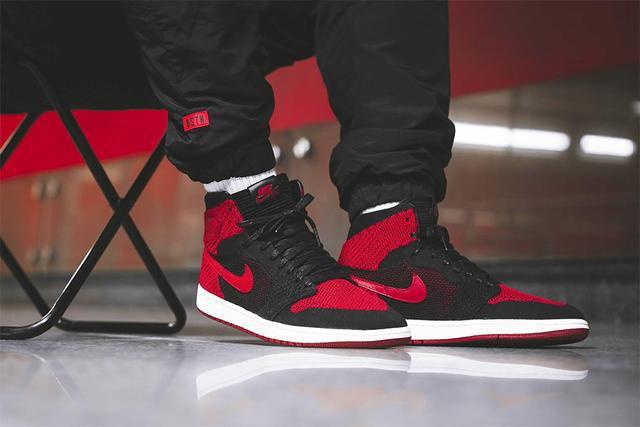 耐克衣服logo怎么辨别真假 (耐克zoomfly3怎么辨别真假)