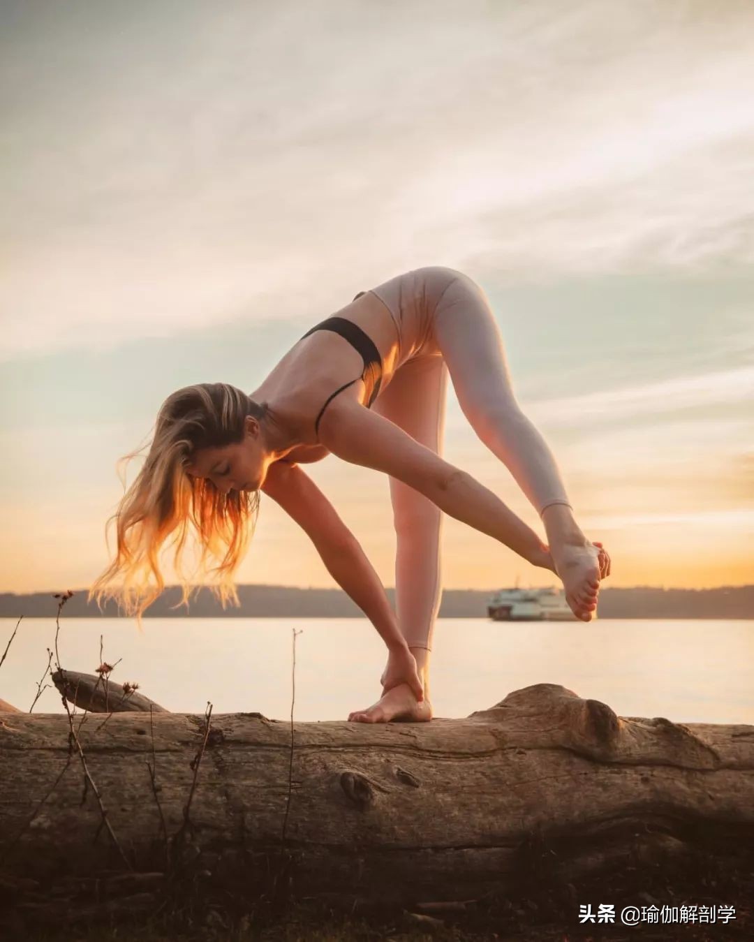 简单的瑜伽动作瘦肚子和腿,瘦肚子丰胸最快的动作床上瑜伽