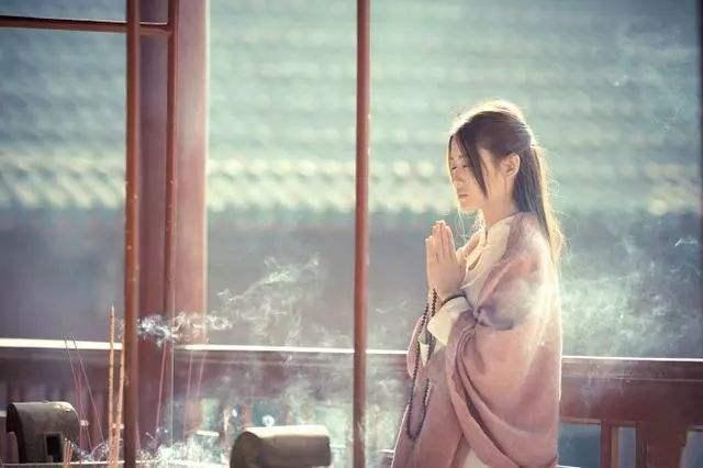 佛教上香的基本知识,去寺庙上香的正确步骤