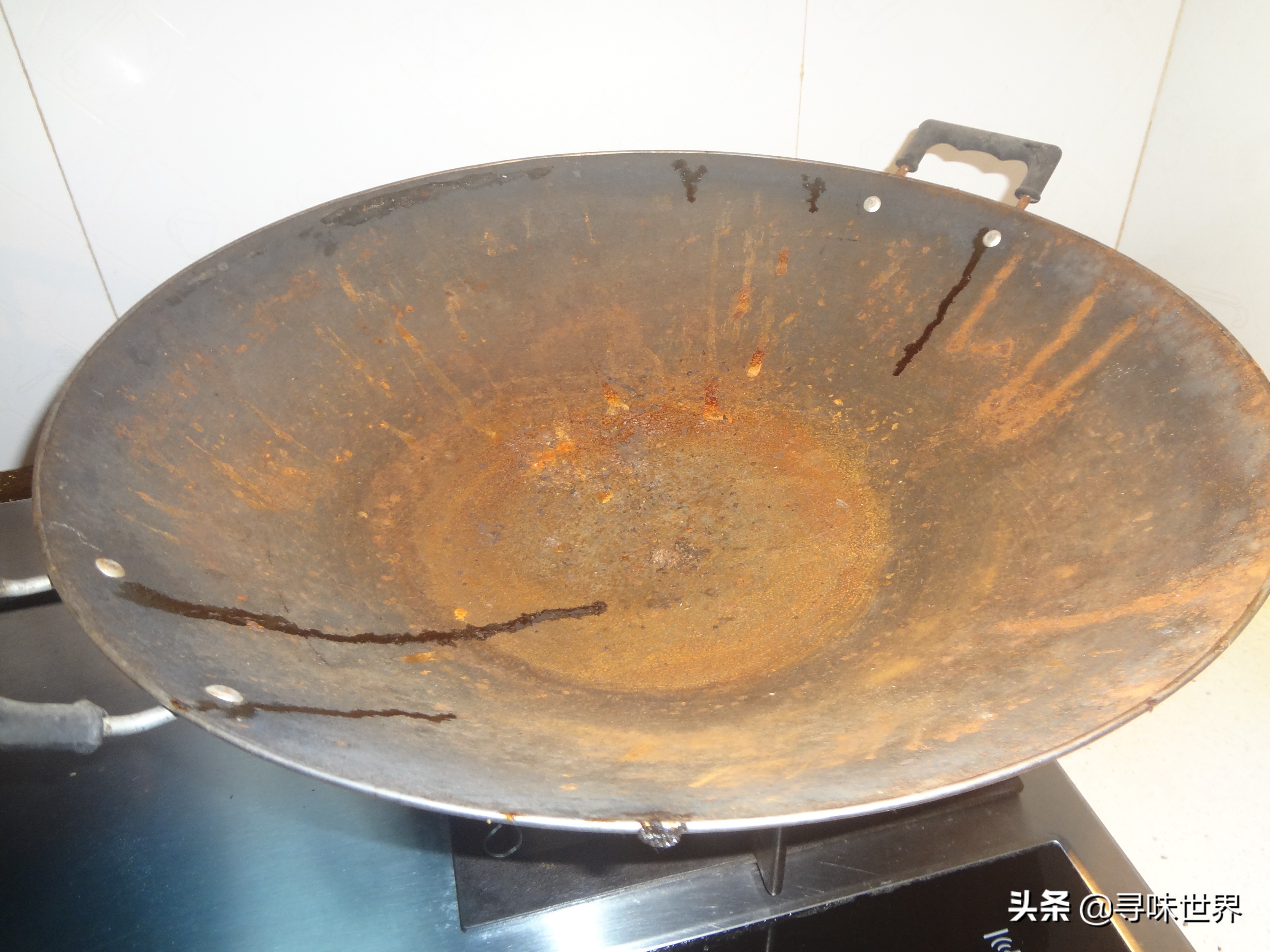 新铁锅去除铁锅锈的最佳方法,怎么防止铁锅生锈沾锅