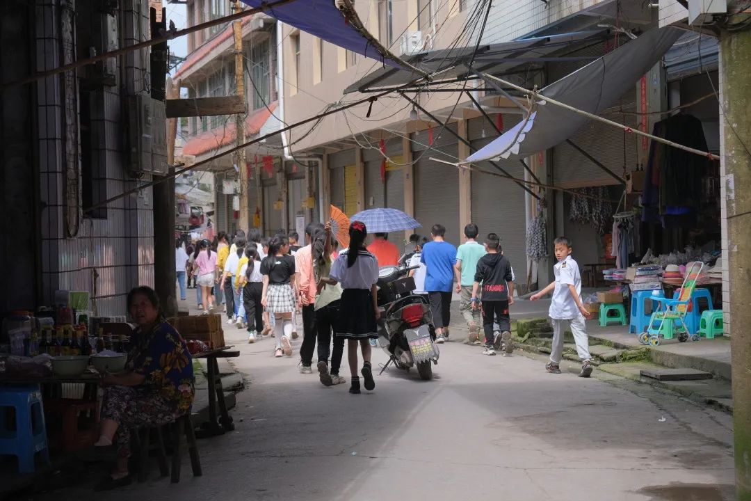 四川有个好地方,四川有个叫哈哈的地方